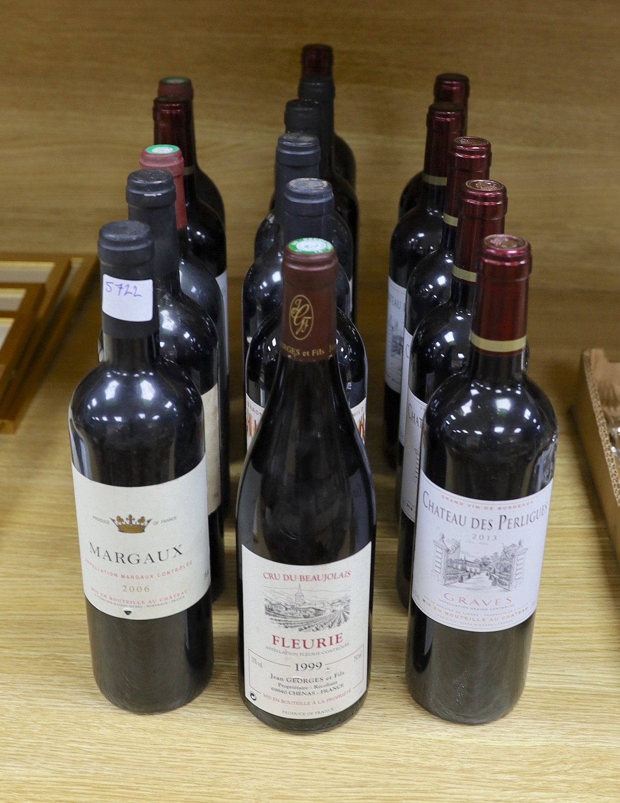 16 various bottles of red wine to include 7 bottles of Chateau des Perligues 2013, 5 bottles of Margaux 2006, etc.